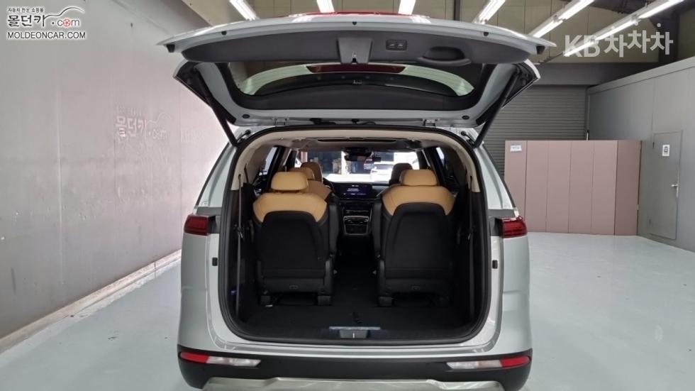 2023 - kia carnival