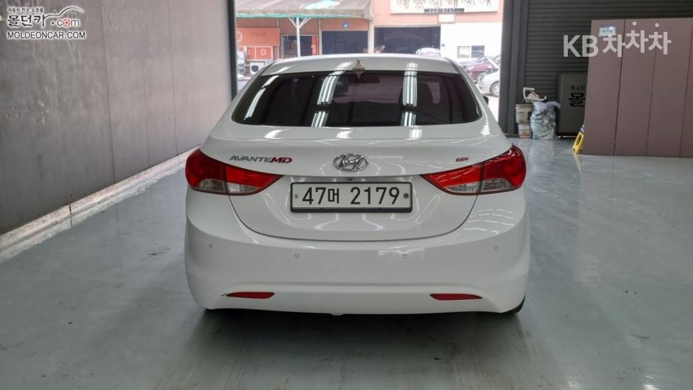 Hyundai Avante — miniaturë 4