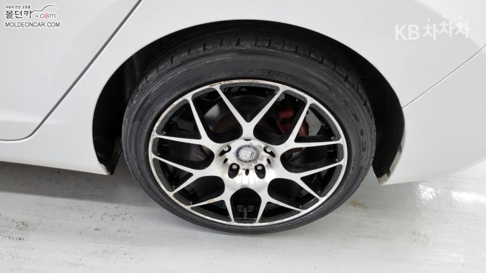 Hyundai Avante — miniaturë 6