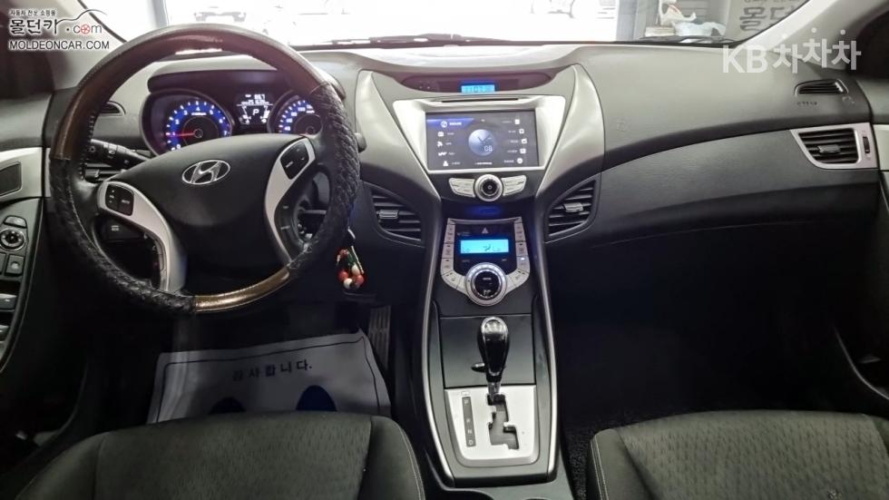 Hyundai Avante — miniaturë 7