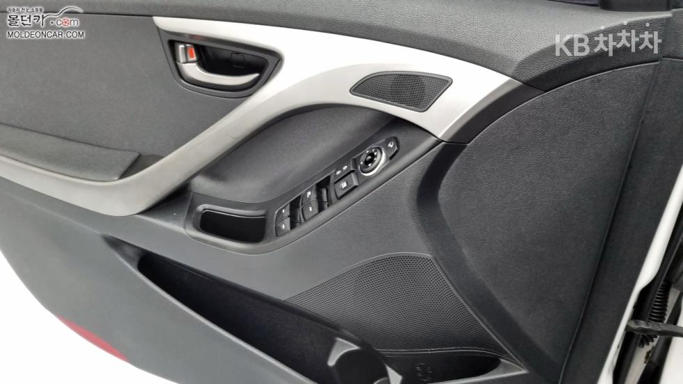 Hyundai Avante — miniaturë 15