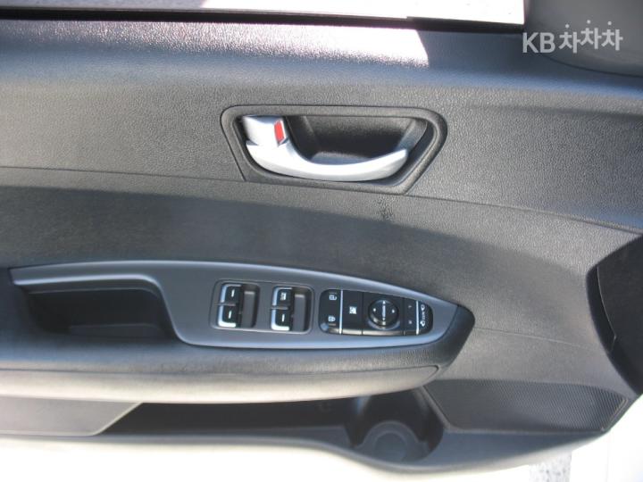 Kia K5 2.0 LPI Luxury 10