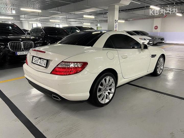 Mercedes-Benz SLK-Class New SLK200 BlueEfficiency 5