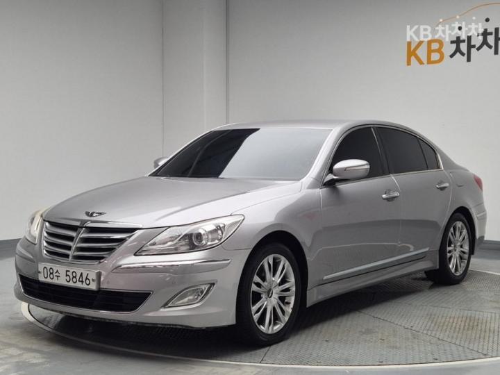 Hyundai Genesis BH330 LUXURY Base Type