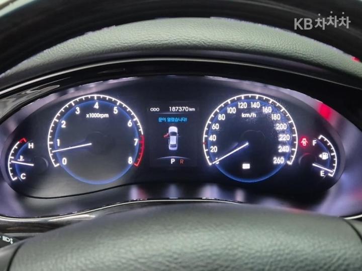 Hyundai Genesis BH330 LUXURY Base Type 7