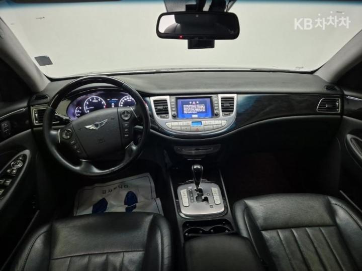 Hyundai Genesis BH330 LUXURY Base Type 8
