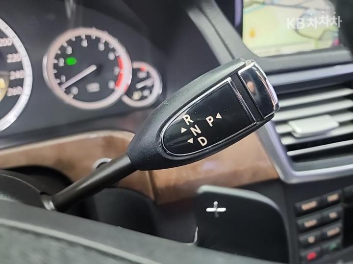 Mercedes-Benz E-Class New E300 Elegance W212 2009-2013 9