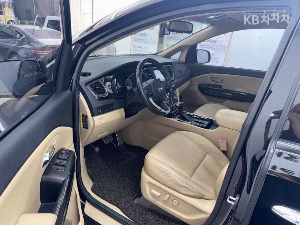 2019 - kia carnival