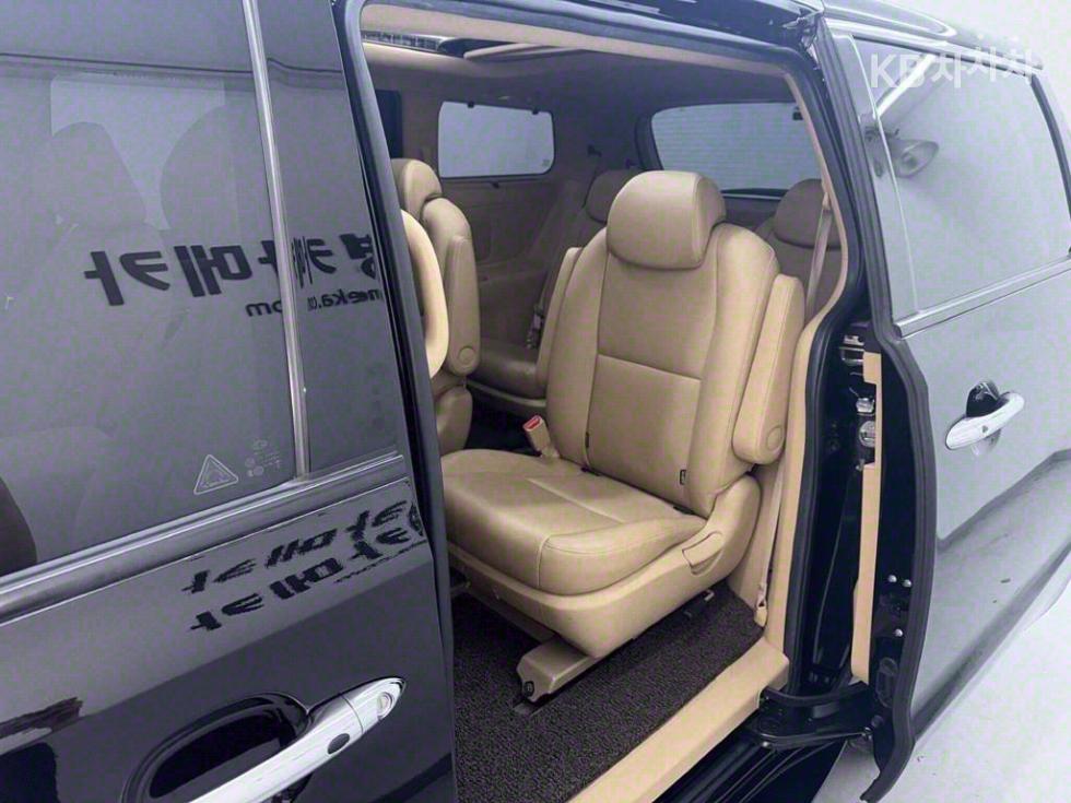 2019 - kia carnival