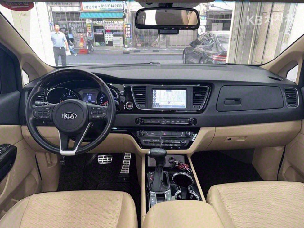 2019 - kia carnival