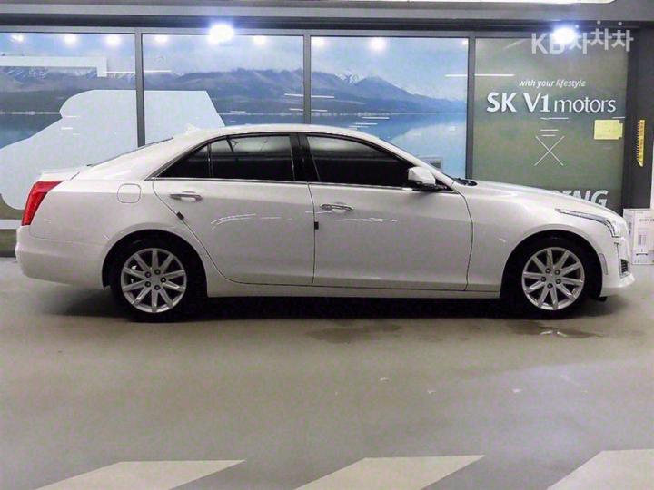 Cadillac CTS 2.0 Luxury 4