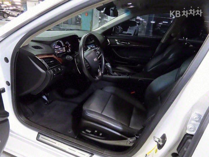 Cadillac CTS 2.0 Luxury 7