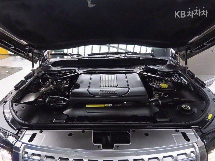 Land Rover Range Rover New 4.4 SDV8 Vogue SE 405 9