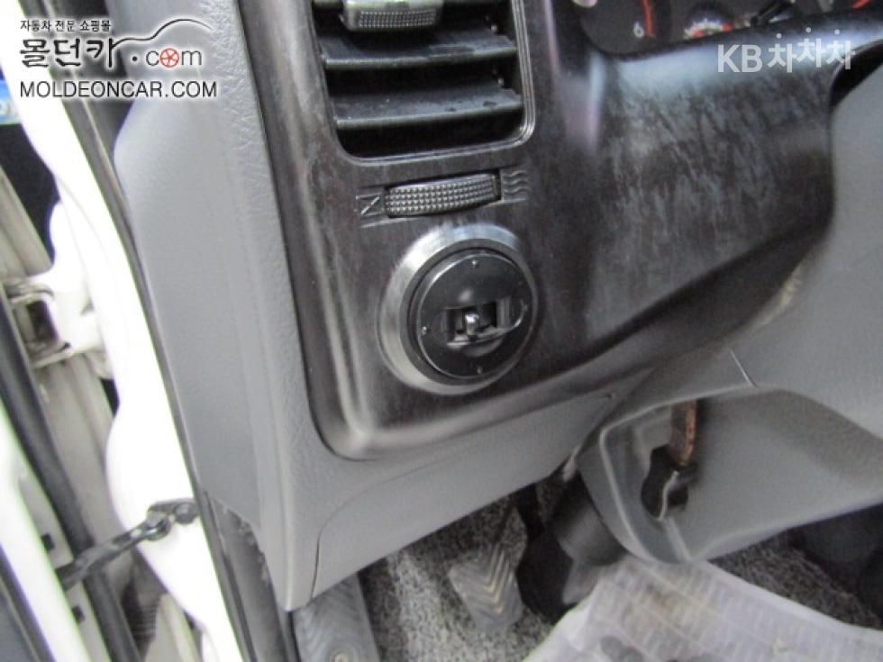 2012 - kia bongo iii