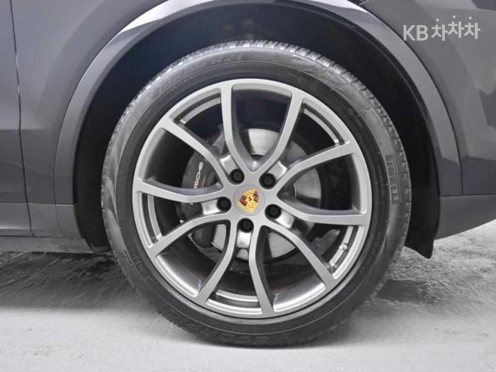 Porsche Cayenne — miniaturë 5
