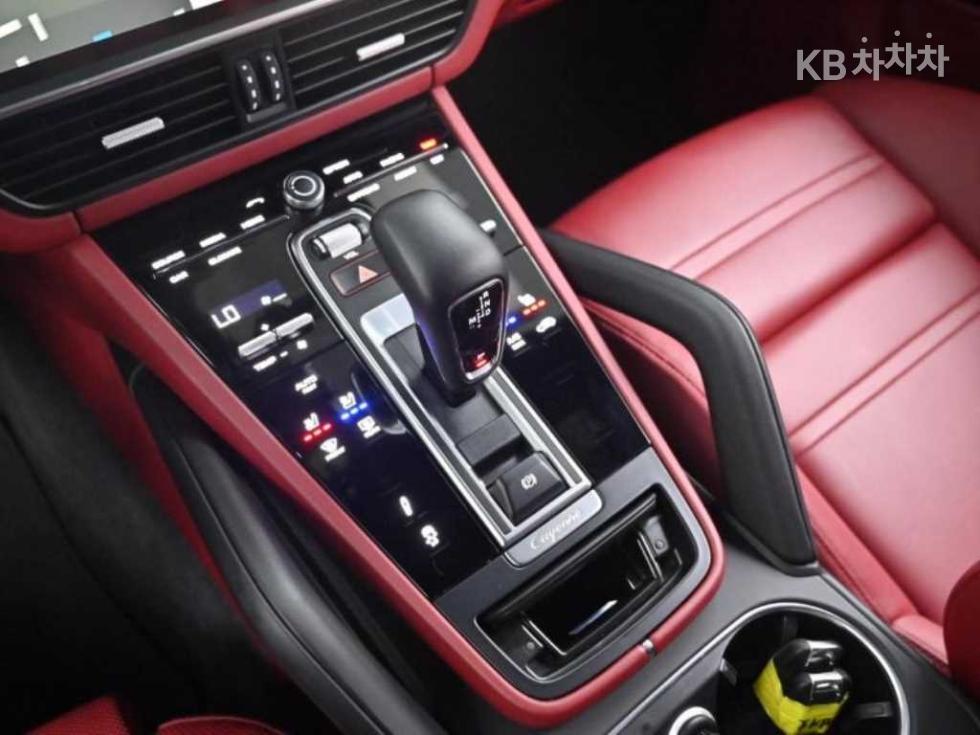 Porsche Cayenne — miniaturë 9