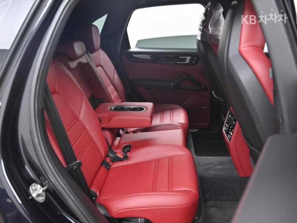 Porsche Cayenne — miniaturë 12