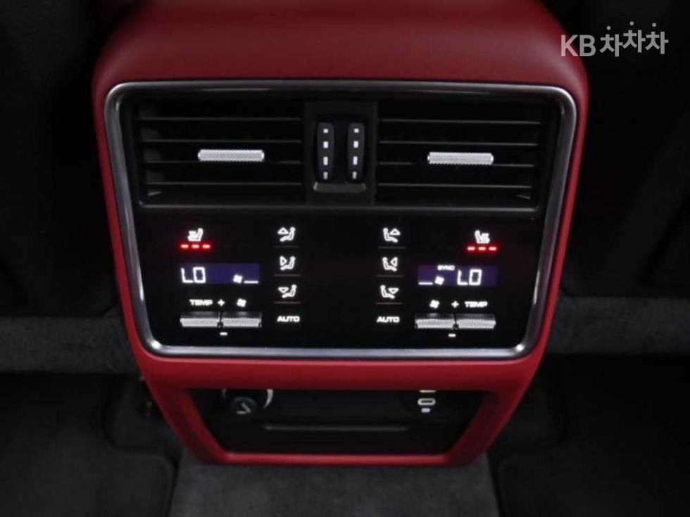 Porsche Cayenne — miniaturë 16
