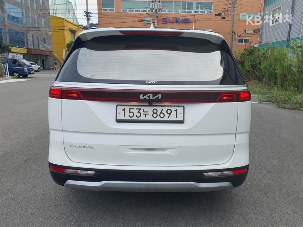 2023 - kia carnival