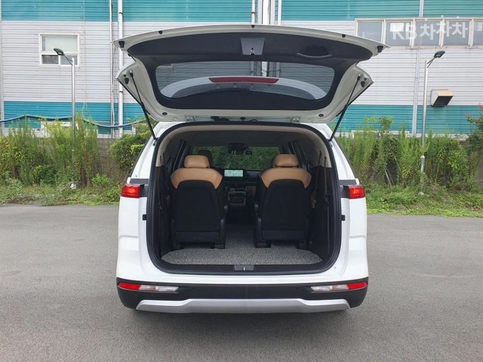 2023 - kia carnival