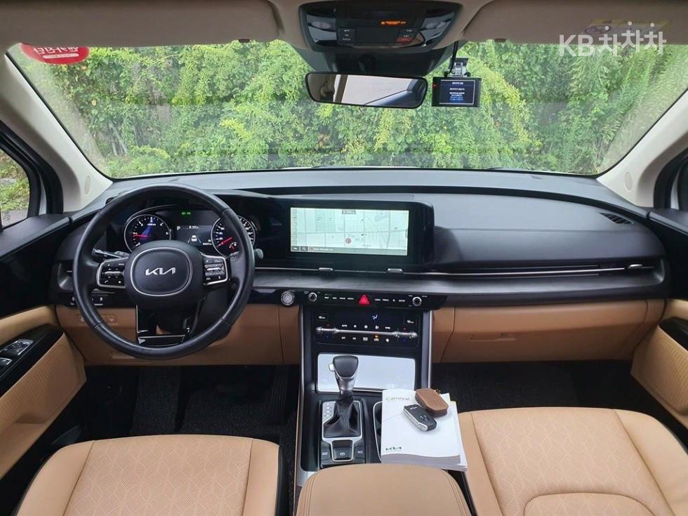 2023 - kia carnival
