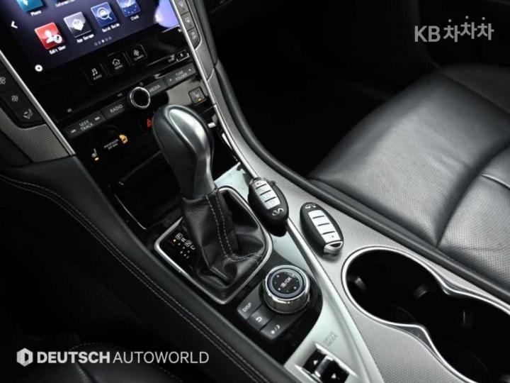 Infiniti Q50 2.2d Premium 10