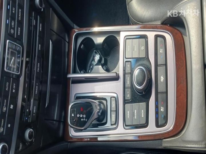 Hyundai Equus New VS380 Modern 9