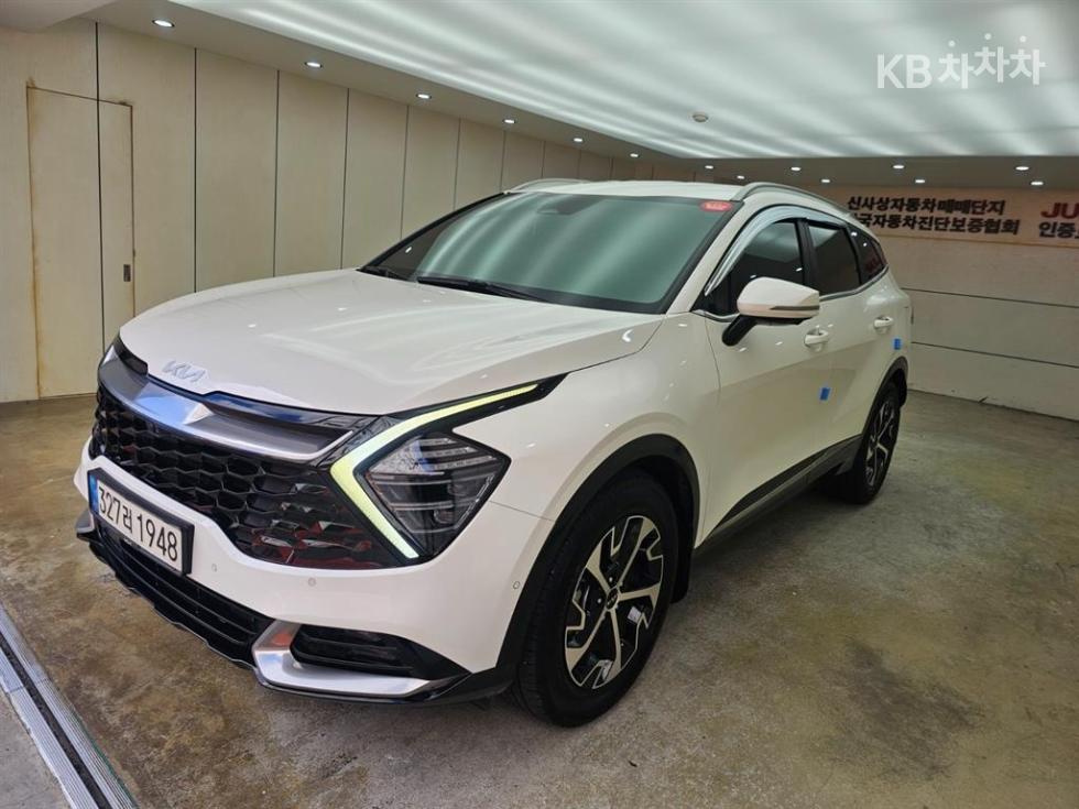2023 - kia sportage