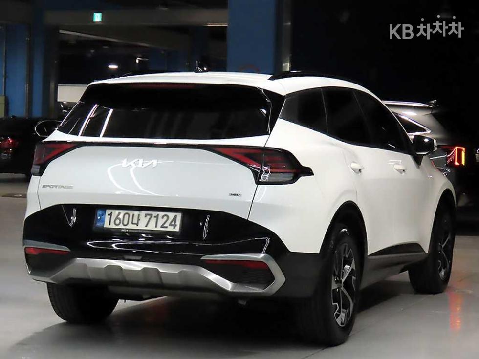 2022 - kia sportage