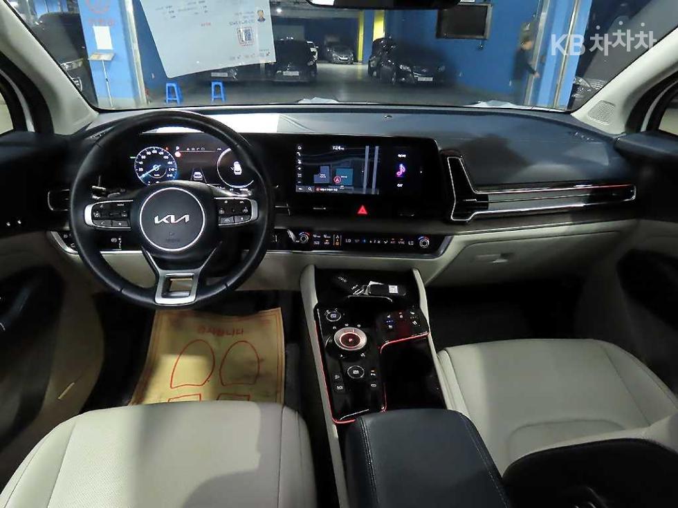 2022 - kia sportage