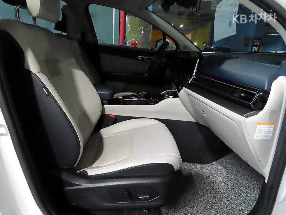 2022 - kia sportage
