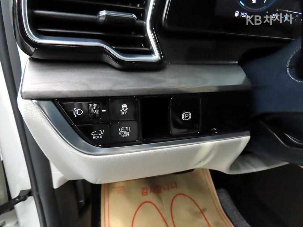 2022 - kia sportage