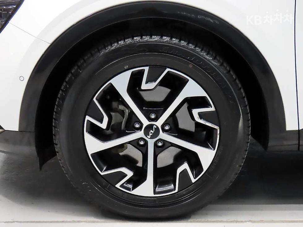 2022 - kia sportage
