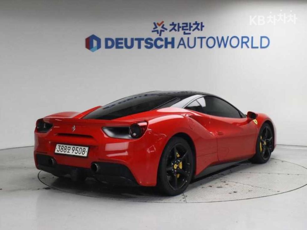 Ferrari 488 — miniaturë 4