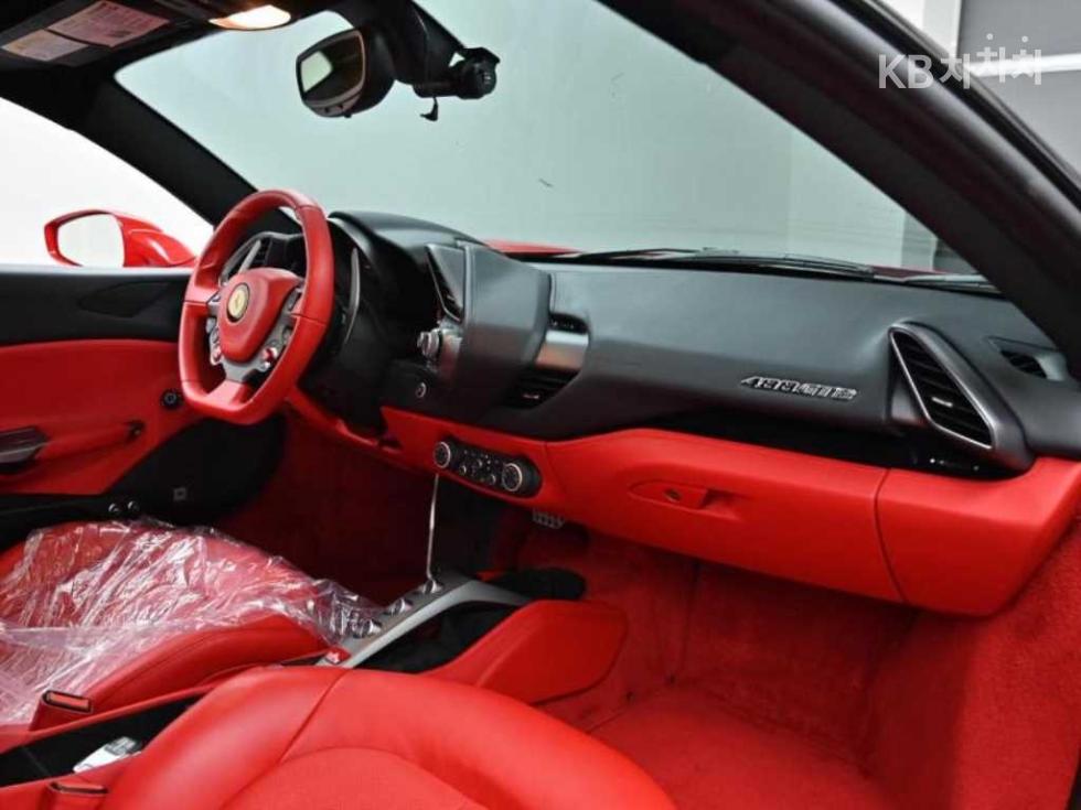 Ferrari 488 — miniaturë 6