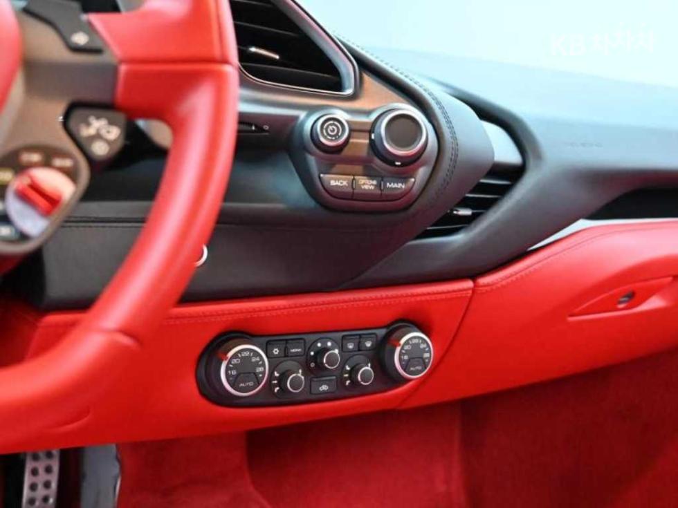 Ferrari 488 — miniaturë 13