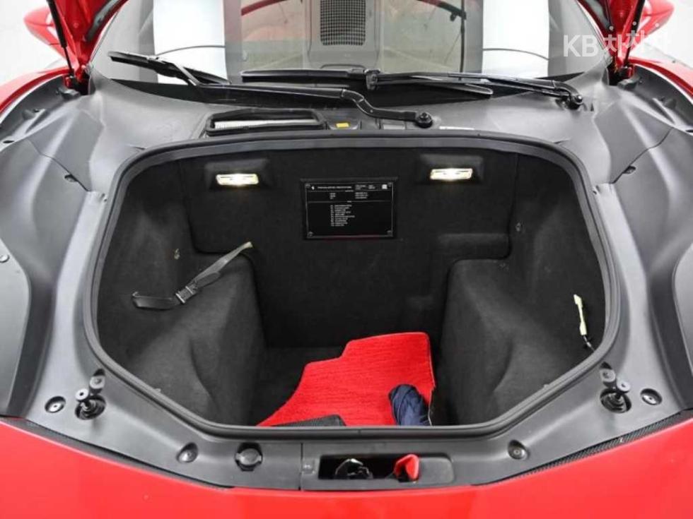 Ferrari 488 — miniaturë 19