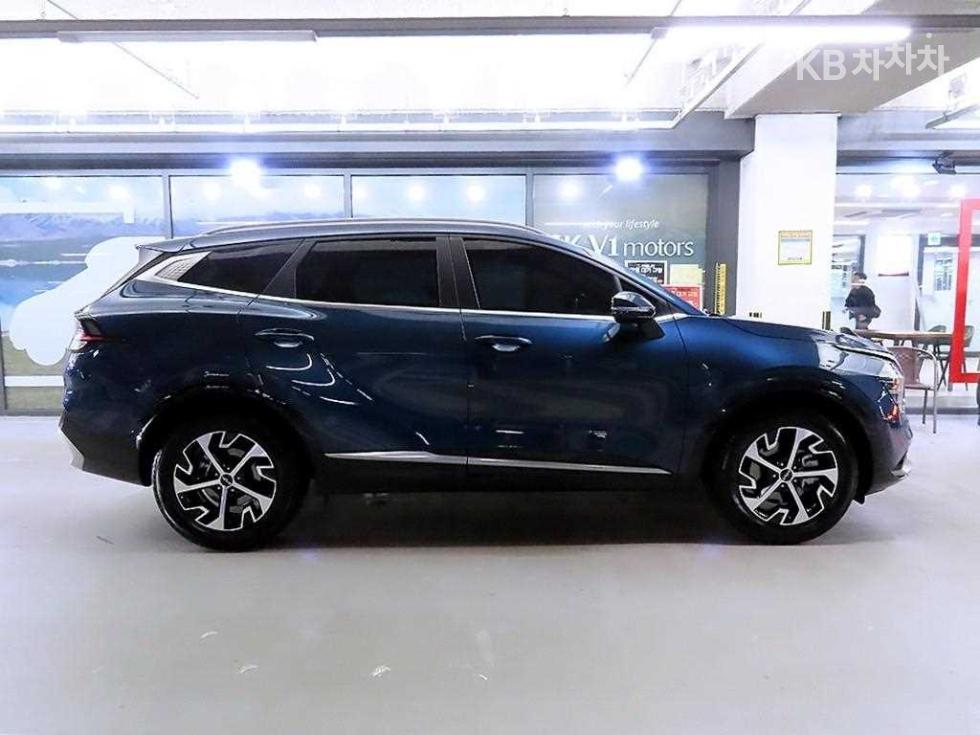 2022 - kia sportage
