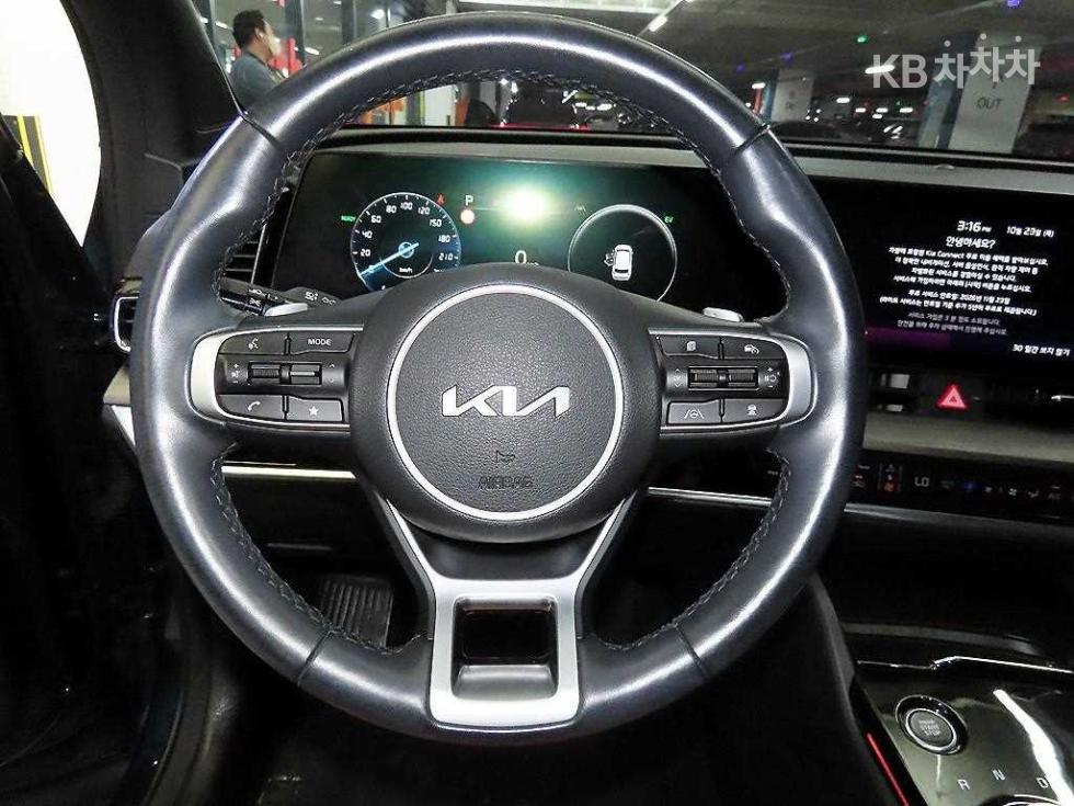 2022 - kia sportage