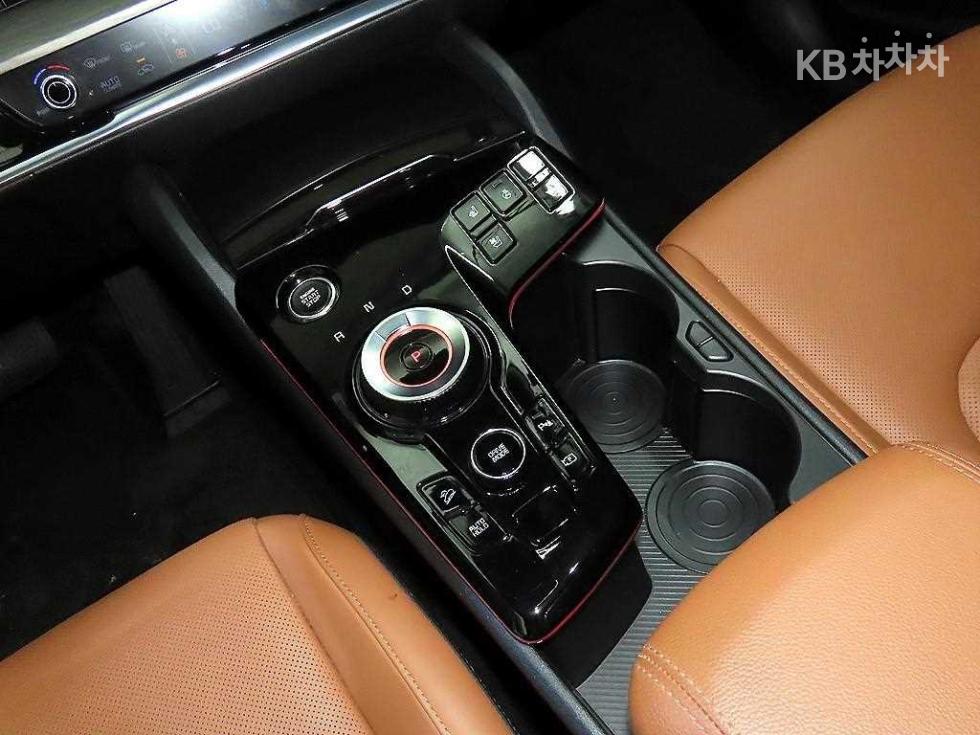2022 - kia sportage