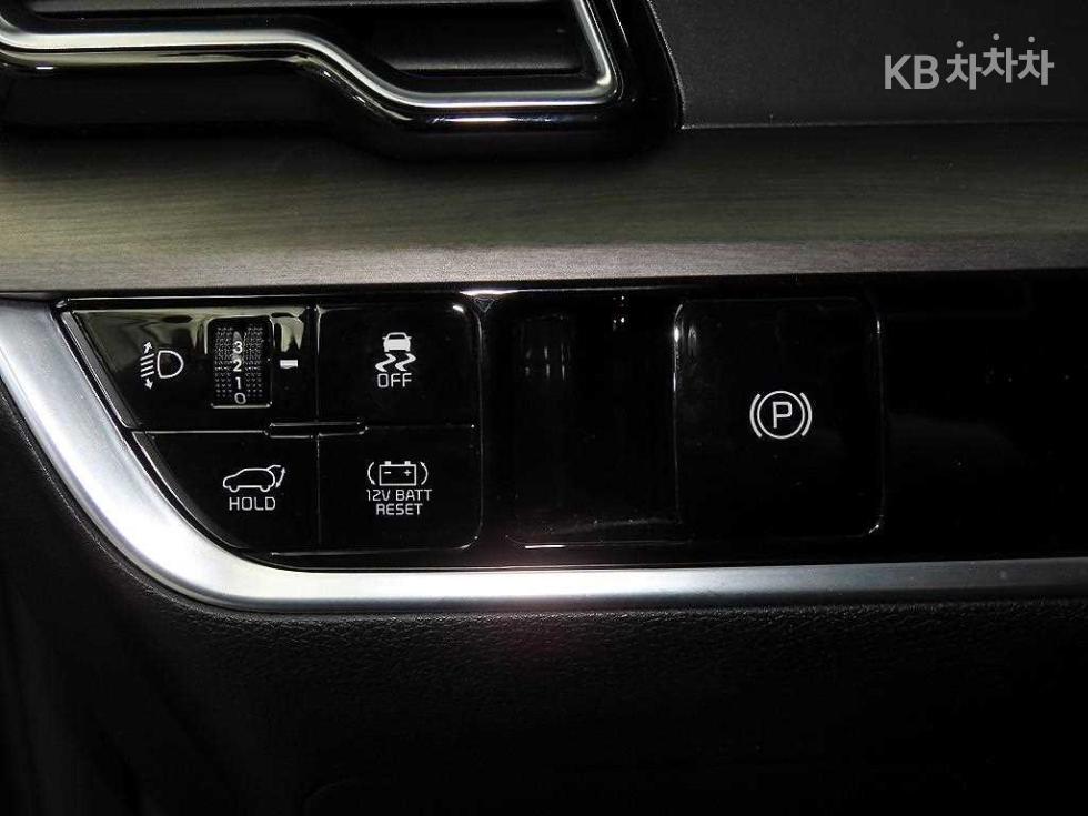 2022 - kia sportage