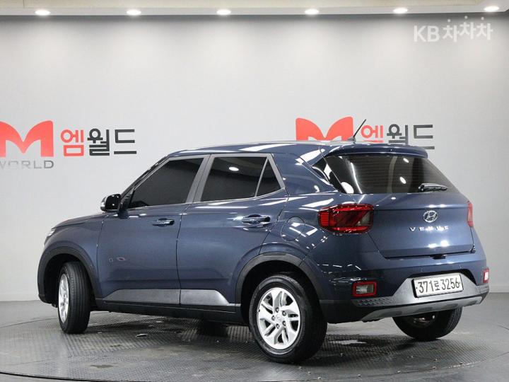 Hyundai Venue Gasoline 1.6 Modern 5