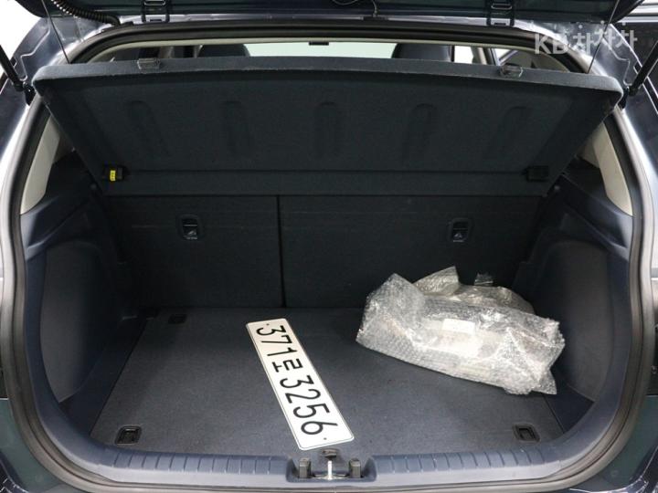 Hyundai Venue Gasoline 1.6 Modern 6