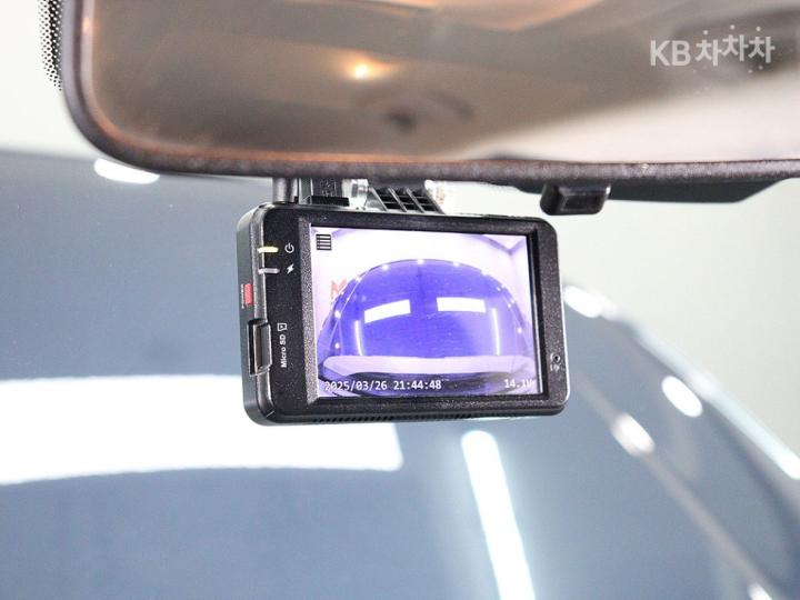 Hyundai Venue Gasoline 1.6 Modern 8