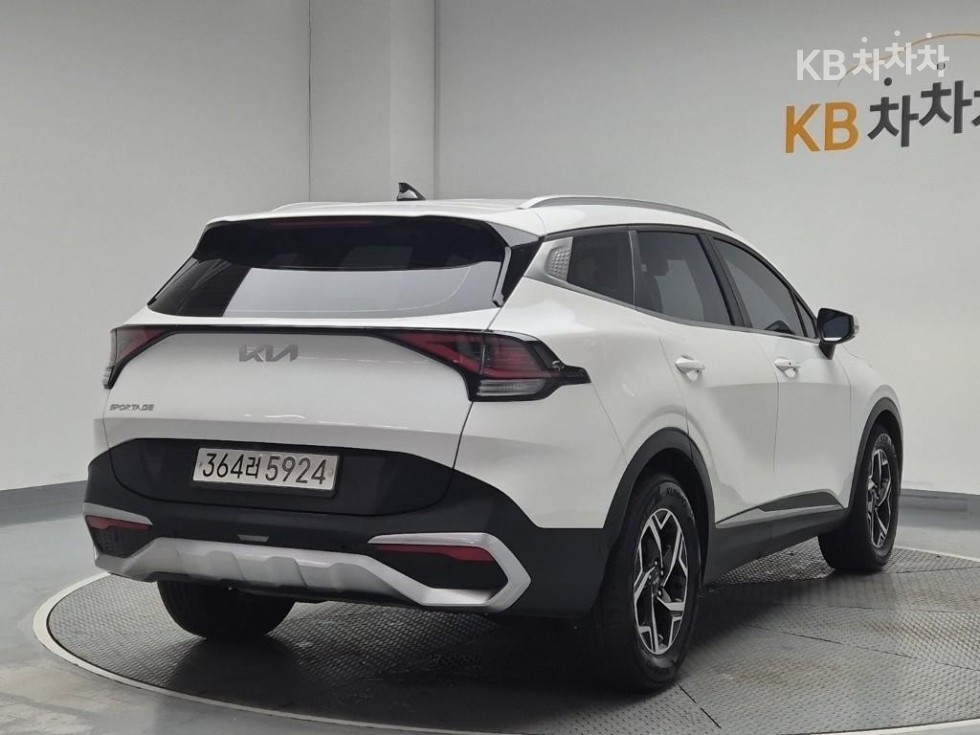 2022 - kia sportage