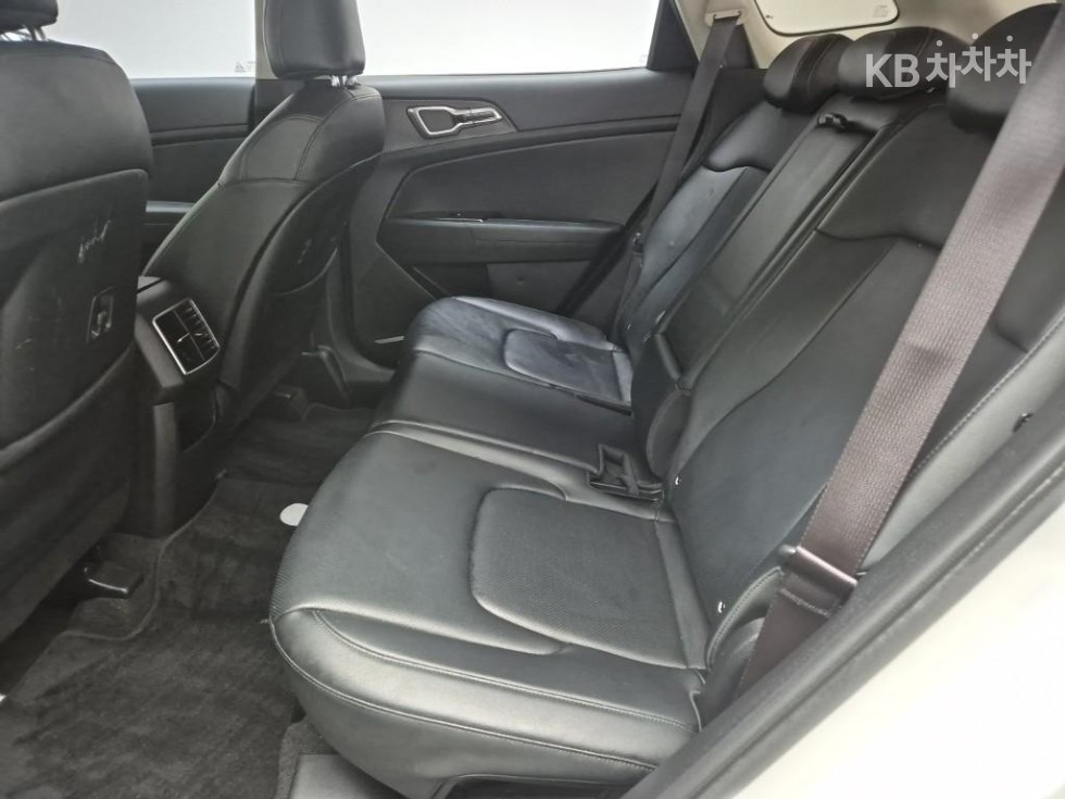 2022 - kia sportage