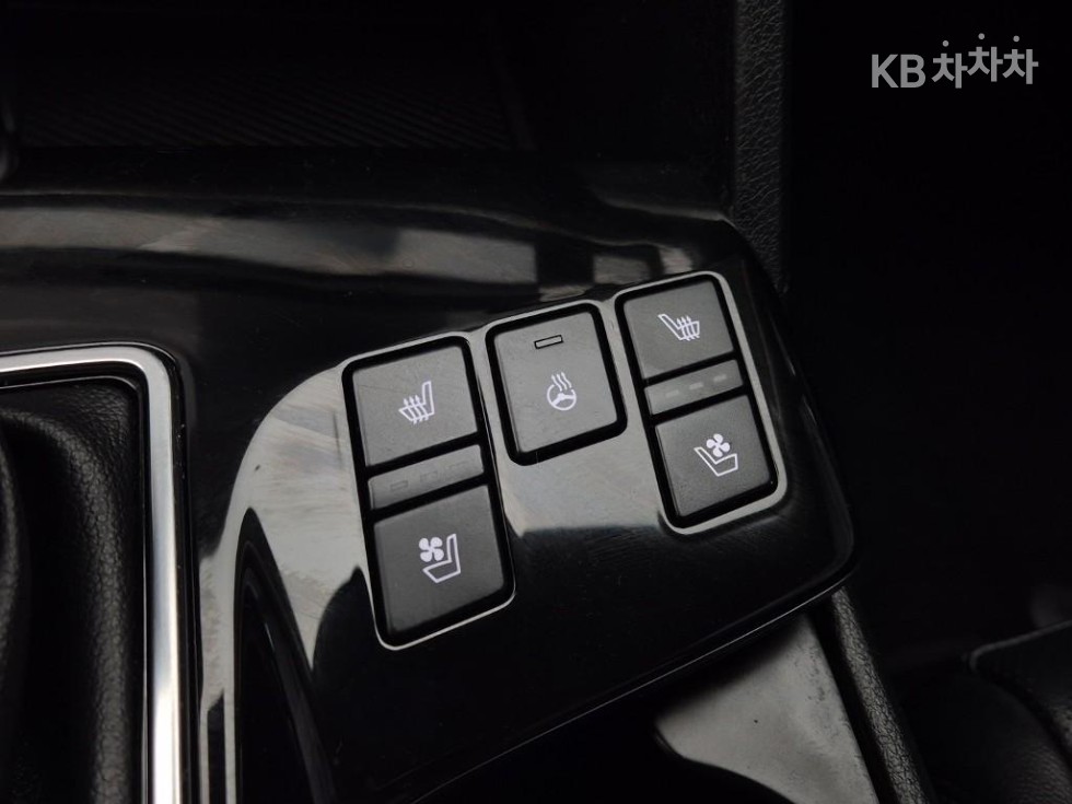 2022 - kia sportage