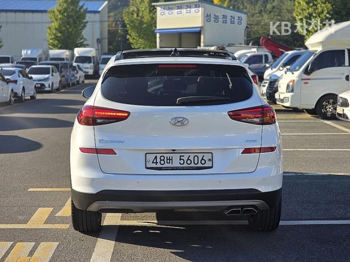 Hyundai Tucson Diesel e-VGT R 2.0 2WD Premium 3