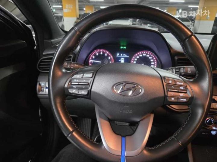 Hyundai Veloster JS 1.4 T-GDi Modern 6