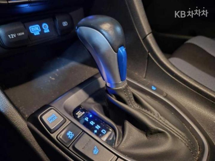 Hyundai Veloster JS 1.4 T-GDi Modern 7